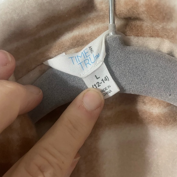 Time and True size large heavy winter coat.  Cream and tan plaid - Picture 6 of 6